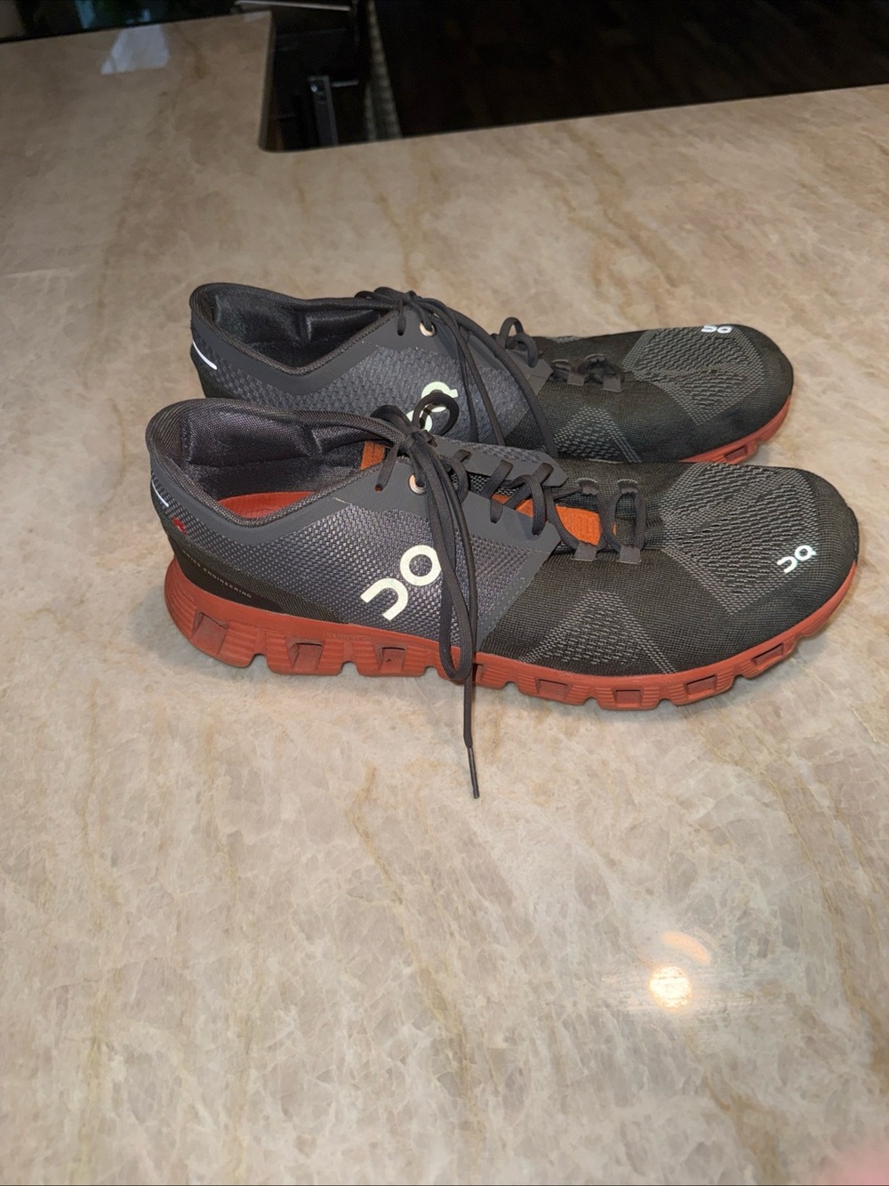 On Cloud On Running Cloud X Men’s Rust/Rock Size 10.5